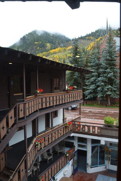 Mountain Chalet Aspen Room photo